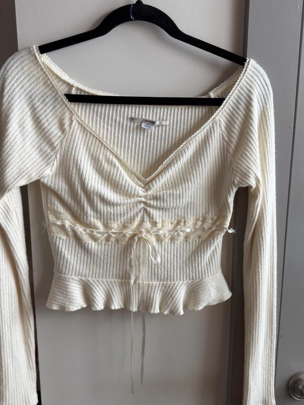 Urban outfitters Kimchi Blue Cream Ribbed Lace-Up V-Neck Long Sleeve Top size M